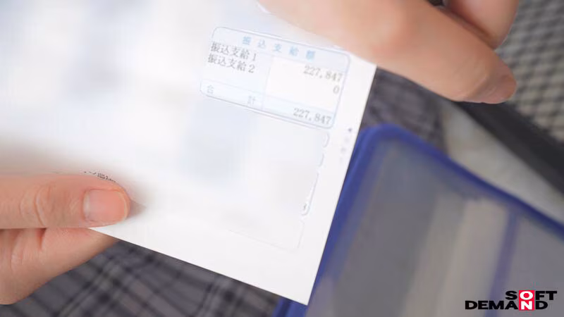 【佐藤白花】会社に内緒でAVデビューした新卒OLの地味女子がエロすぎる