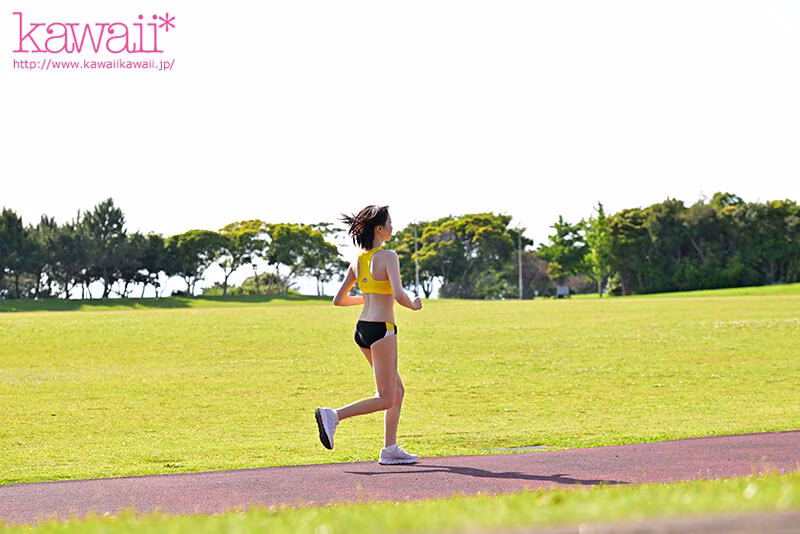 【夏目まこ】AVデビューした全国大会出場の陸上女子がエロすぎる