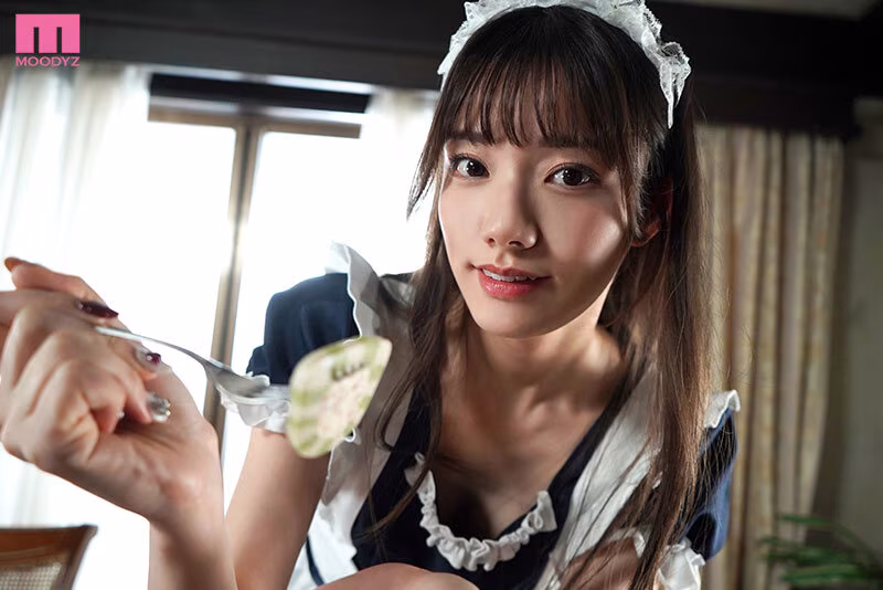 【宮下玲奈】黒ストッキング美脚の痴女メイド奉仕がエロすぎる