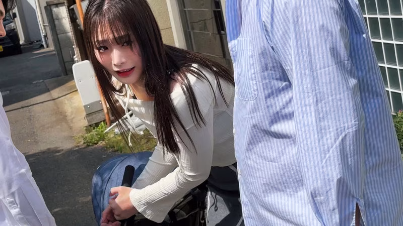 【滝ゆいな】旦那の借金を返済する子持ち人妻の乱交エッチがエロい