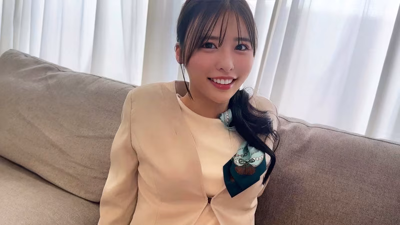 【黒島玲衣】ナンパした上品な美容部員と中出しSEXがエロい