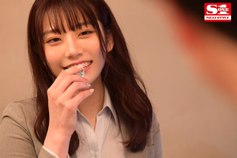 【河北彩花】美人OLの濃厚フェラ｜セクハラ上司と出張相部屋